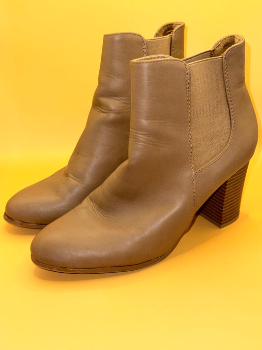 Anko Women's Chelsea Heel Ankle Boots – US 8