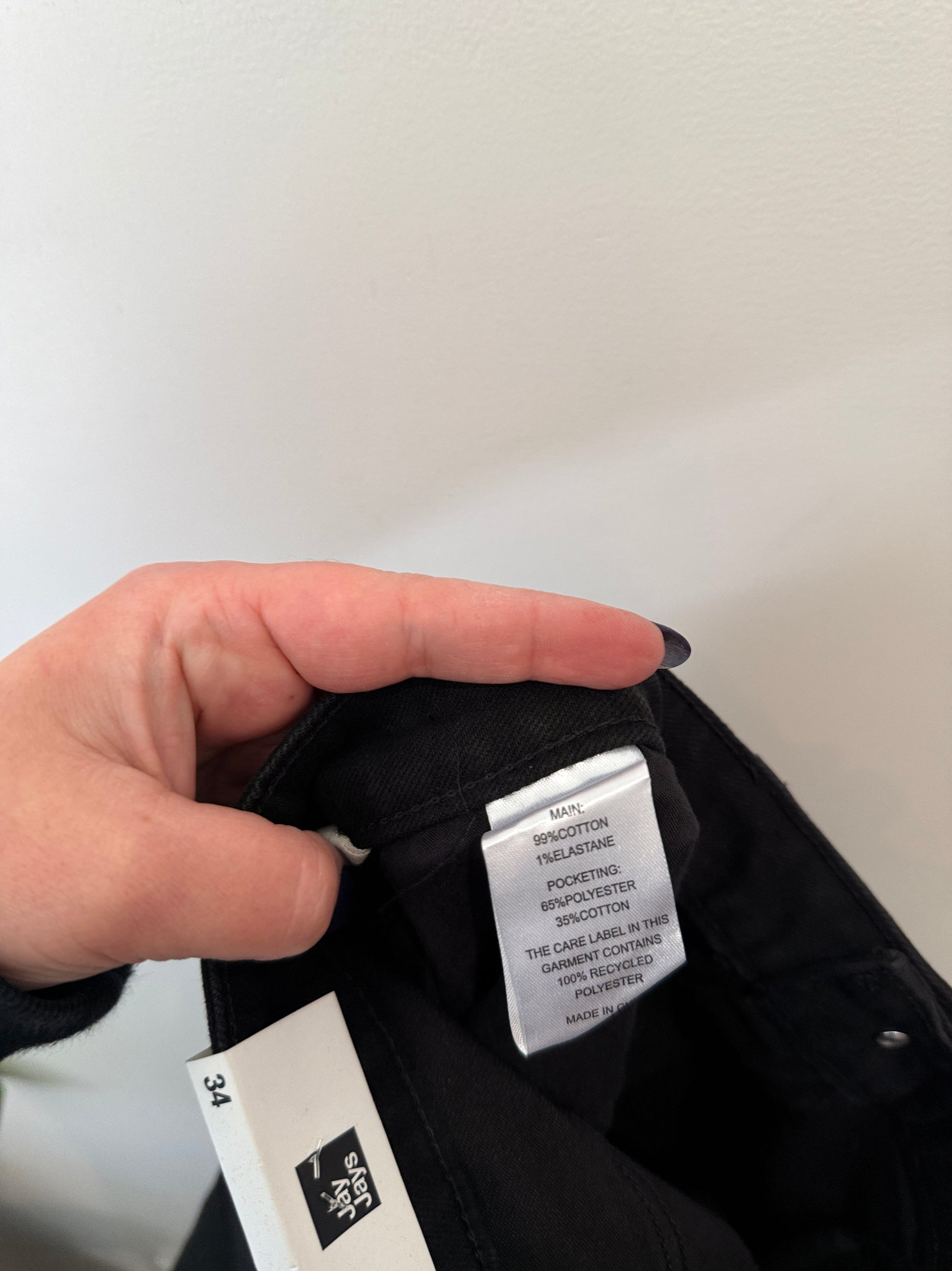 Jay Jays Slim Shorts – Size 34