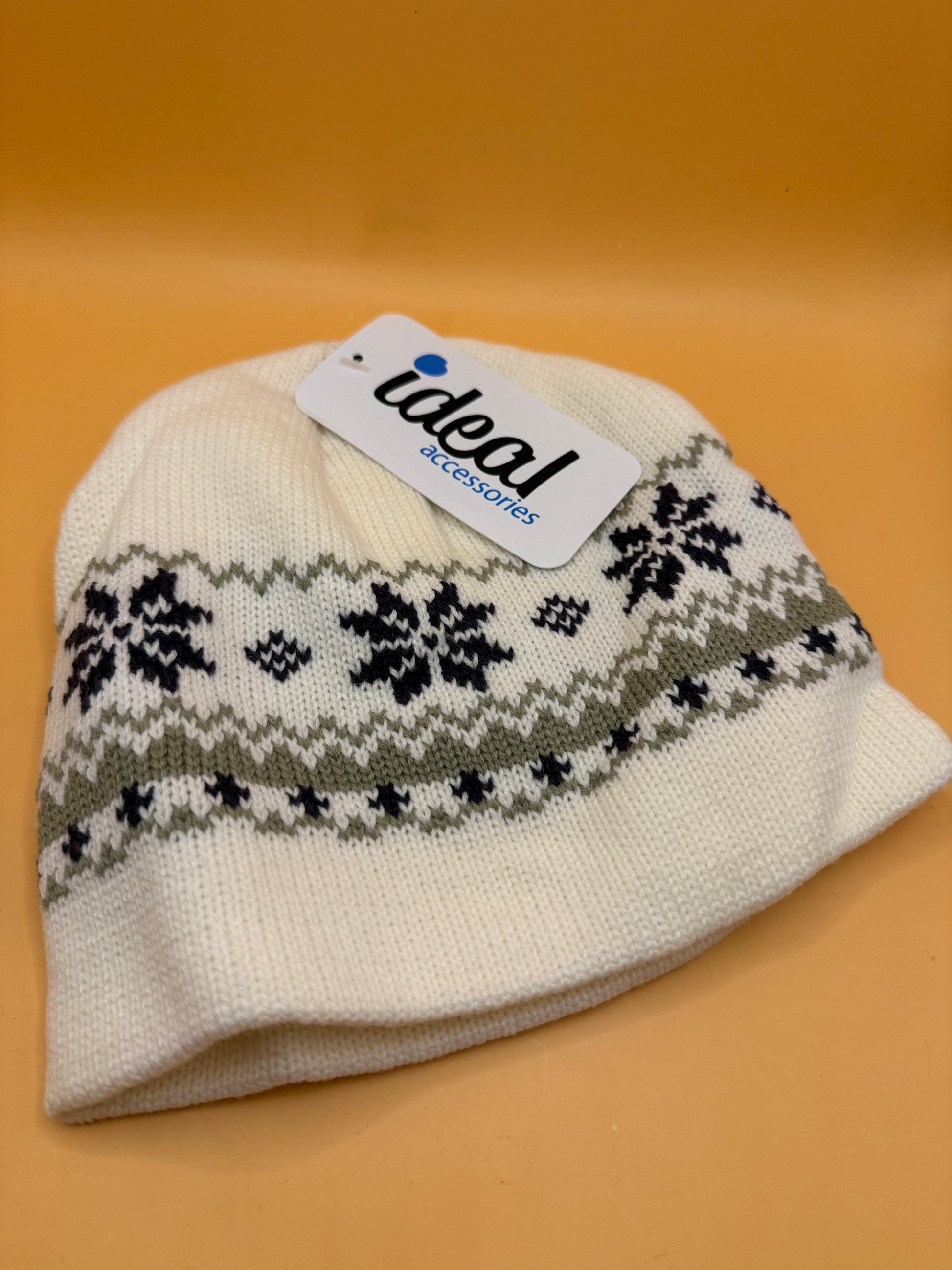 Ideal Accessories Snowflake Jacquard Beanie – One Size