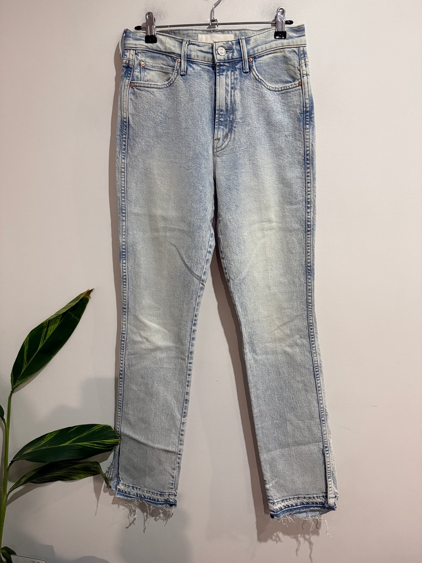 MOTHER High Waisted Rascal Slice Undone Hem Jeans – Size 26