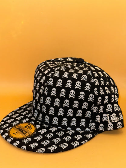 New Era 59Fifty Skull & Crossbones Print Fitted Cap - Size 7 3/4