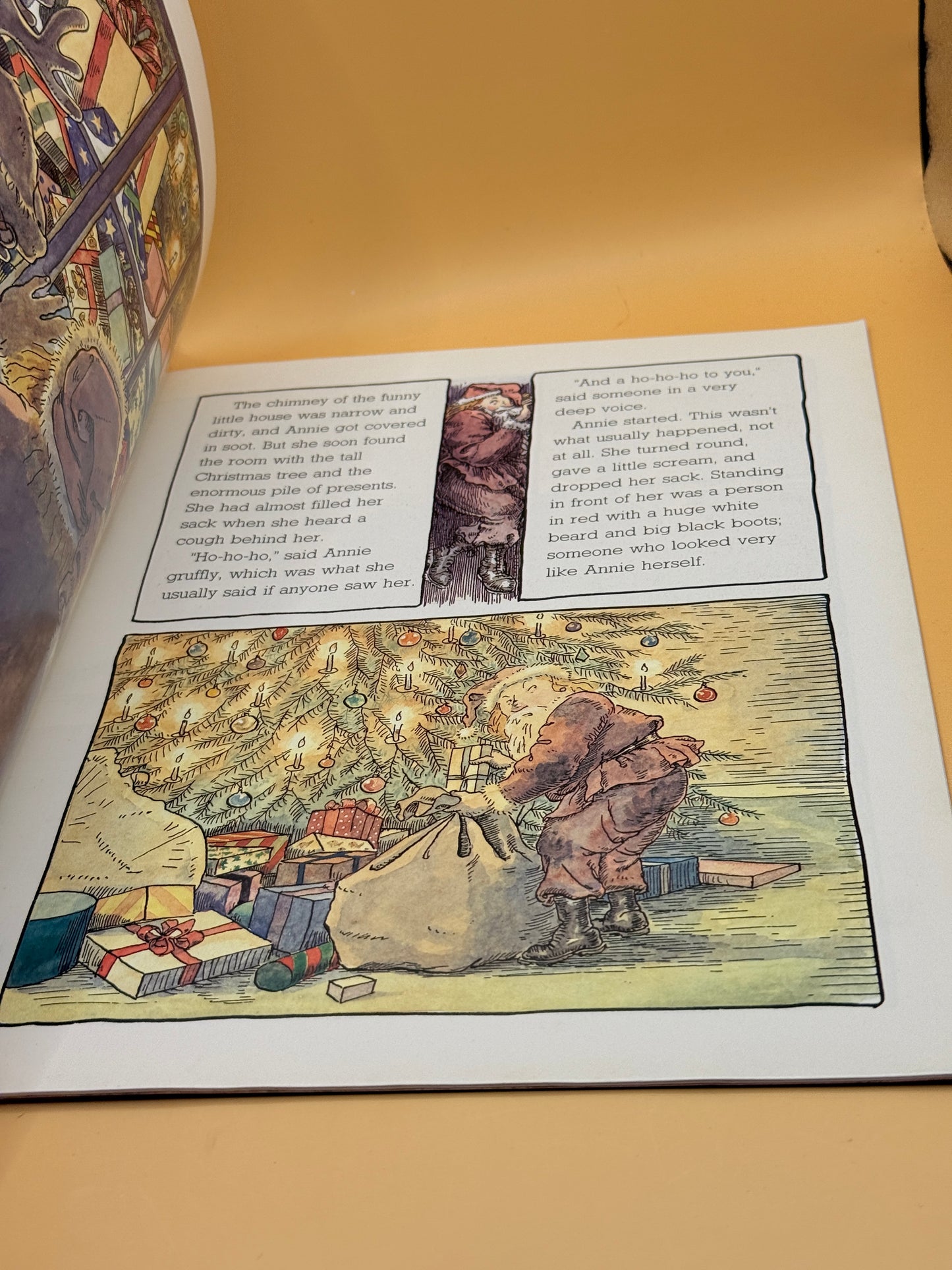 The Boot Gang's Christmas Caper by Sarah Hayes and Juan Wijngaard