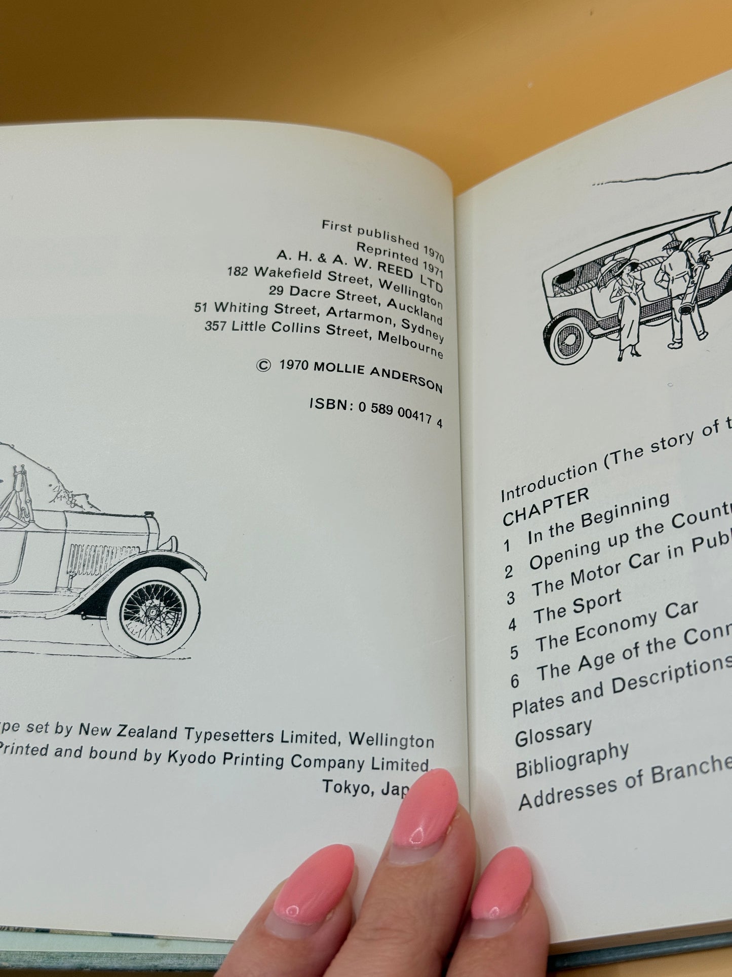 The Caltex Book of Veteran & Vintage Cars in New Zealand by Mollie Anderson