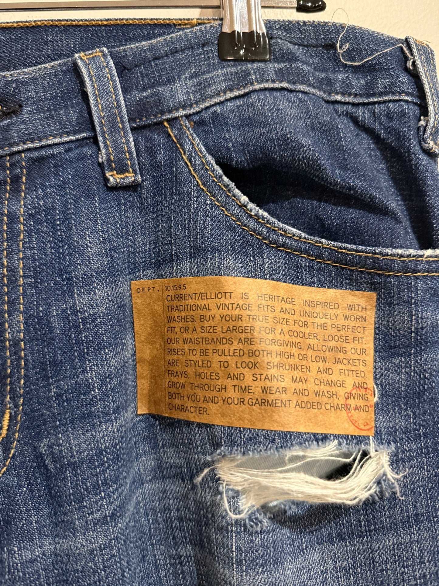 Current/Elliott The Bootcut Distressed Jeans Size 28