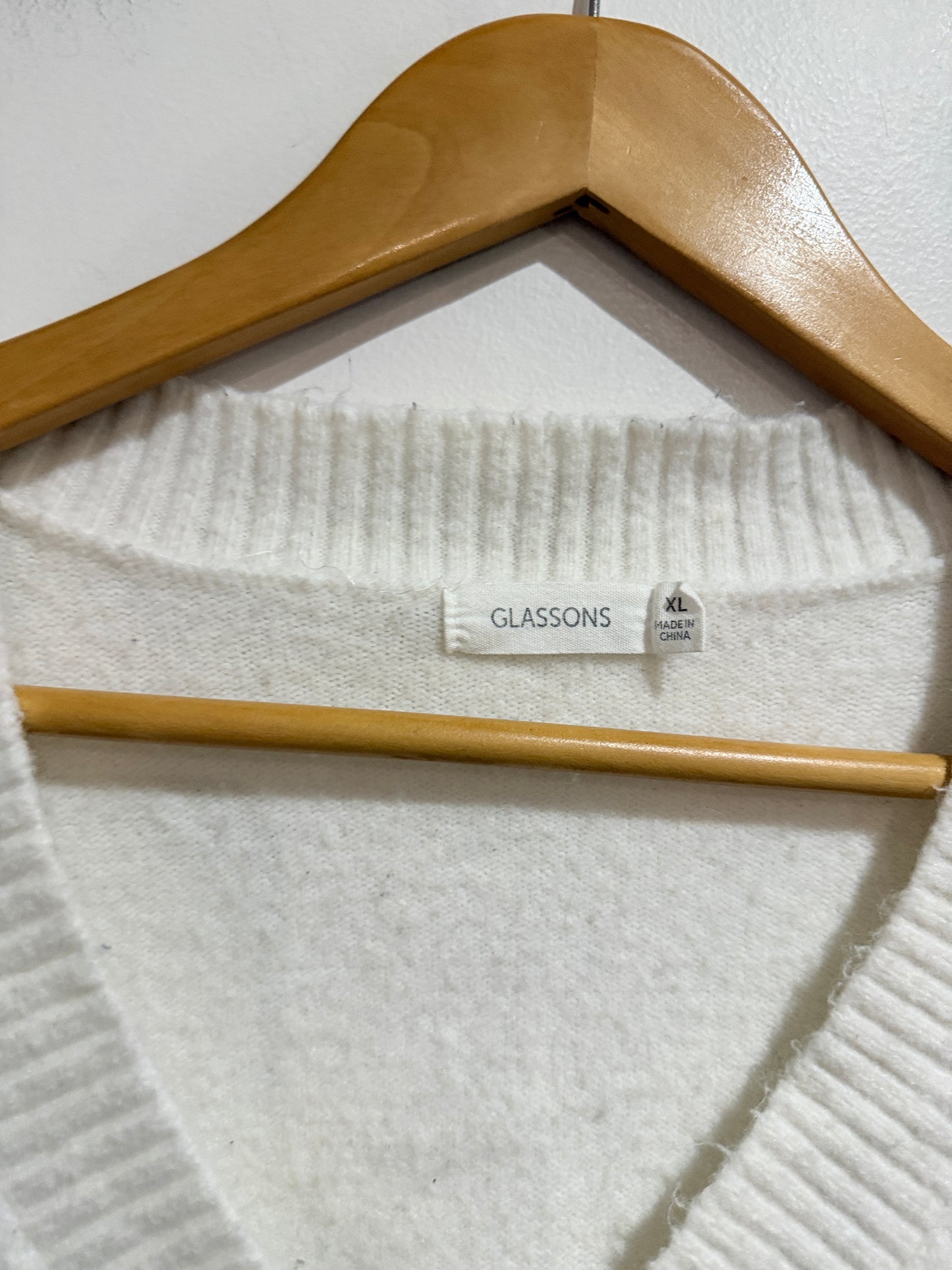 Glassons V-Neck Knit Jumper Cream - Size XL