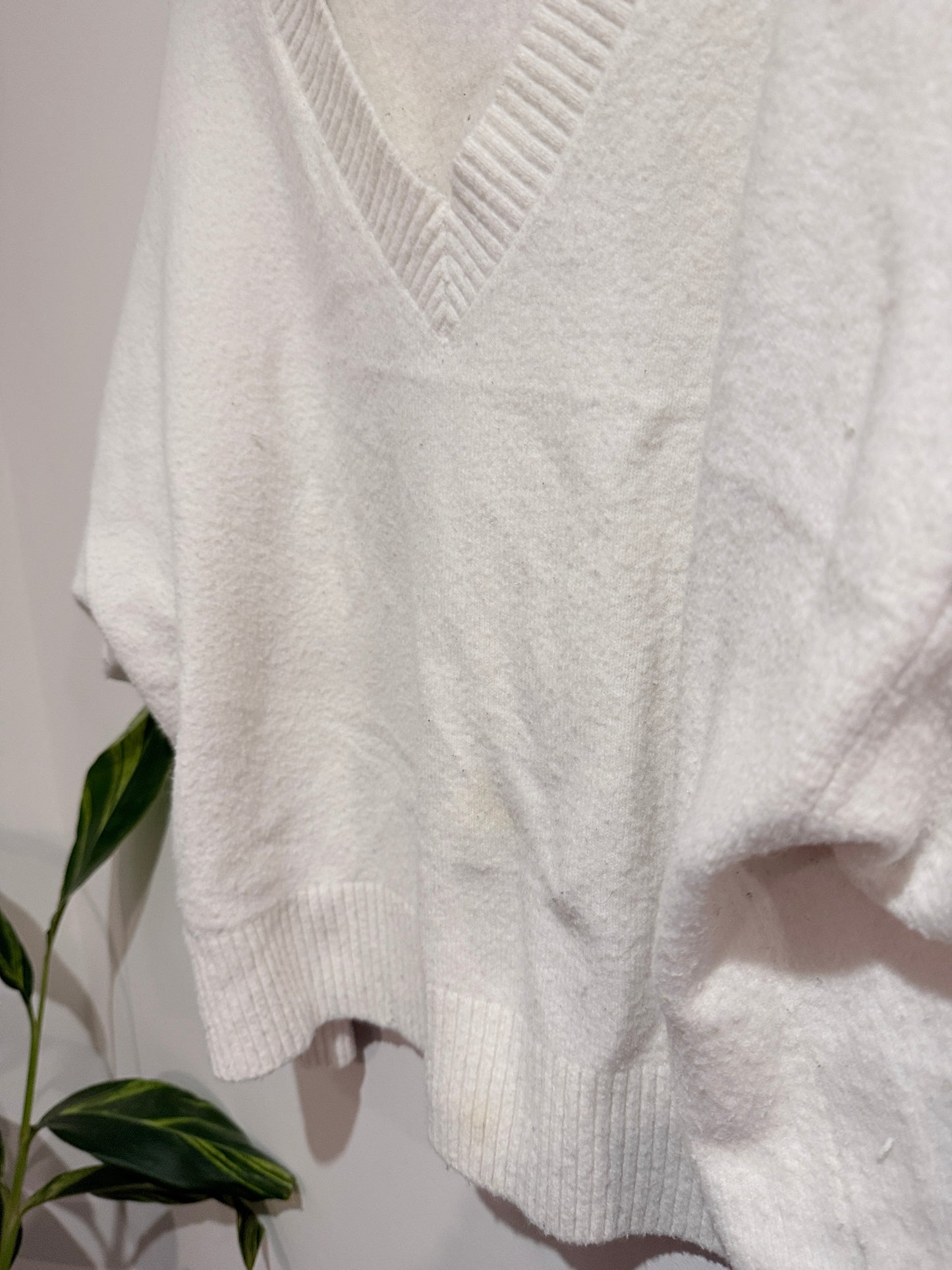 Glassons V-Neck Knit Jumper Cream - Size XL
