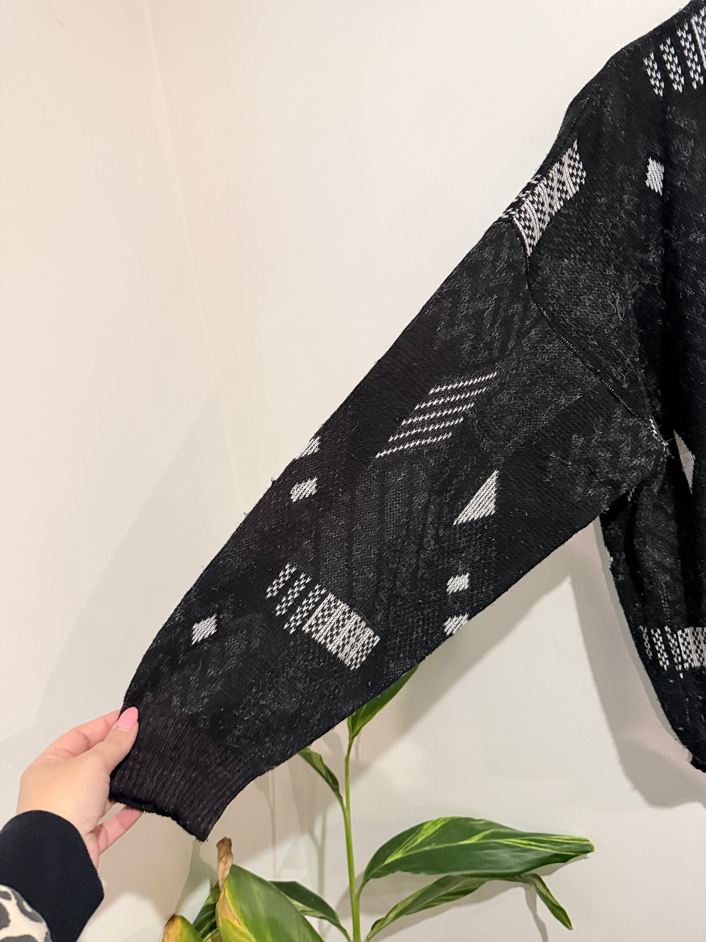 L’Affaire (NZ) Geometric V-Neck Knit Jumper Black - Size XXL