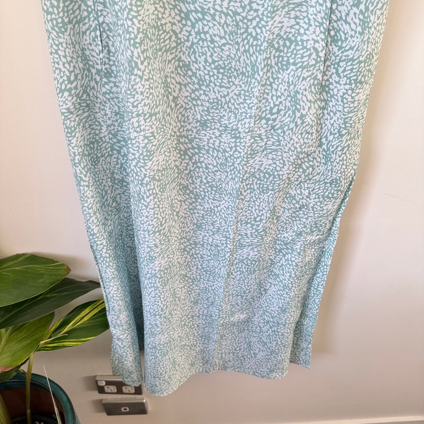 Ripskirt Hawaii Sleeveless Midi Dress