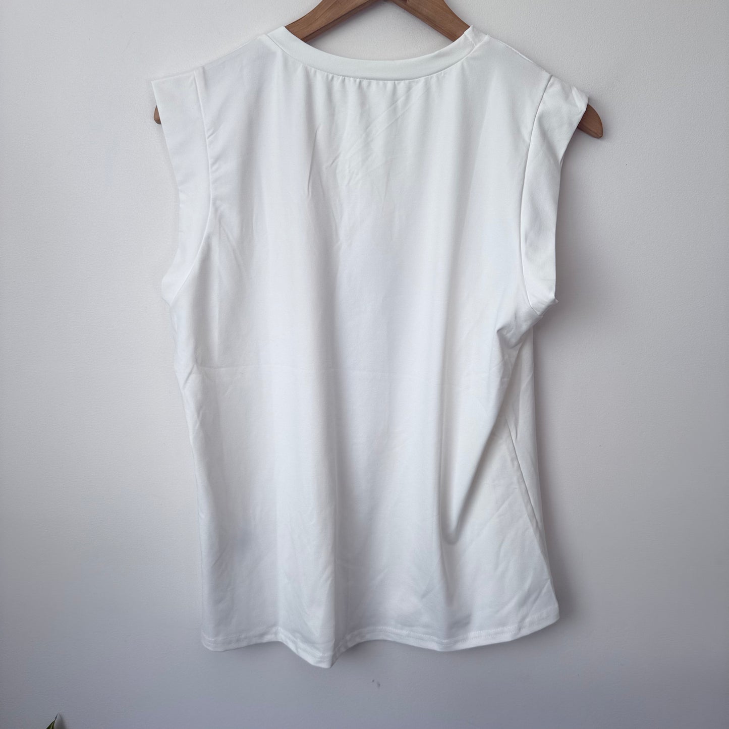 SHEIN Graphic Feather Tank Top White Size L