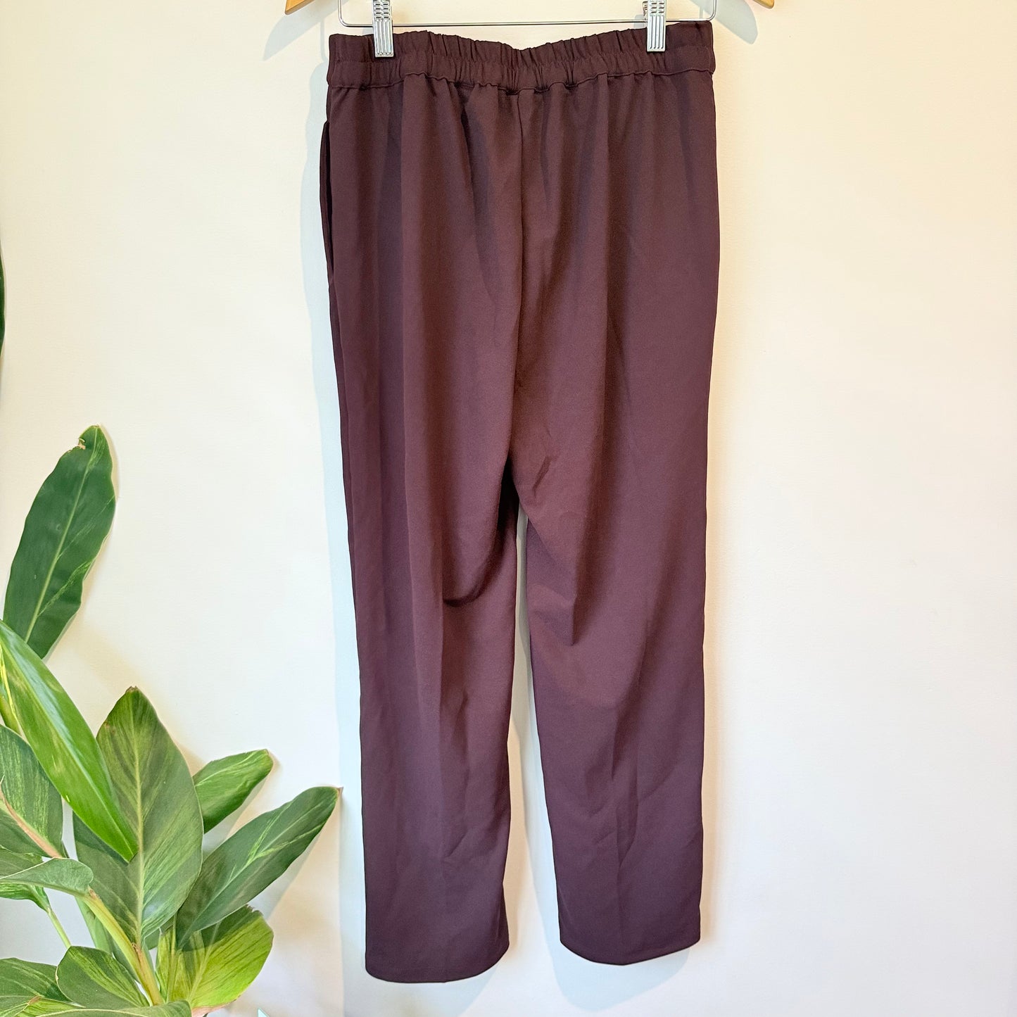 Sketch Ankle Grazer Pants in Maroon - Size L
