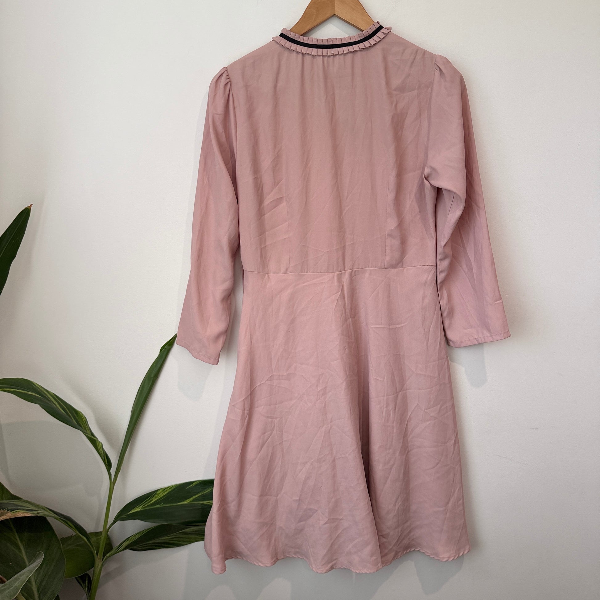 Mohito Long-sleeved Midi Dress Size 38