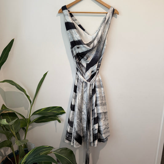 Brand Unknown Black And White Abstract Print Wrap Dress Size Waist 84cm