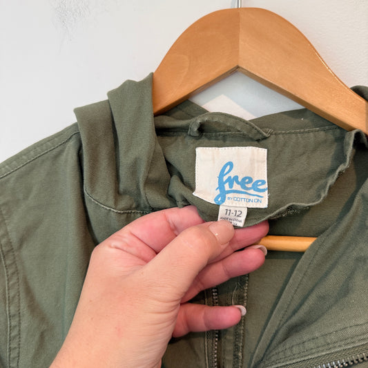 Brand: Cotton:On
Size: 11-12
Product details: military-style khaki parka jacket