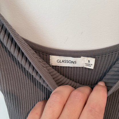 Glassons Size Small
Product details: Ribbed Texture maxi dress