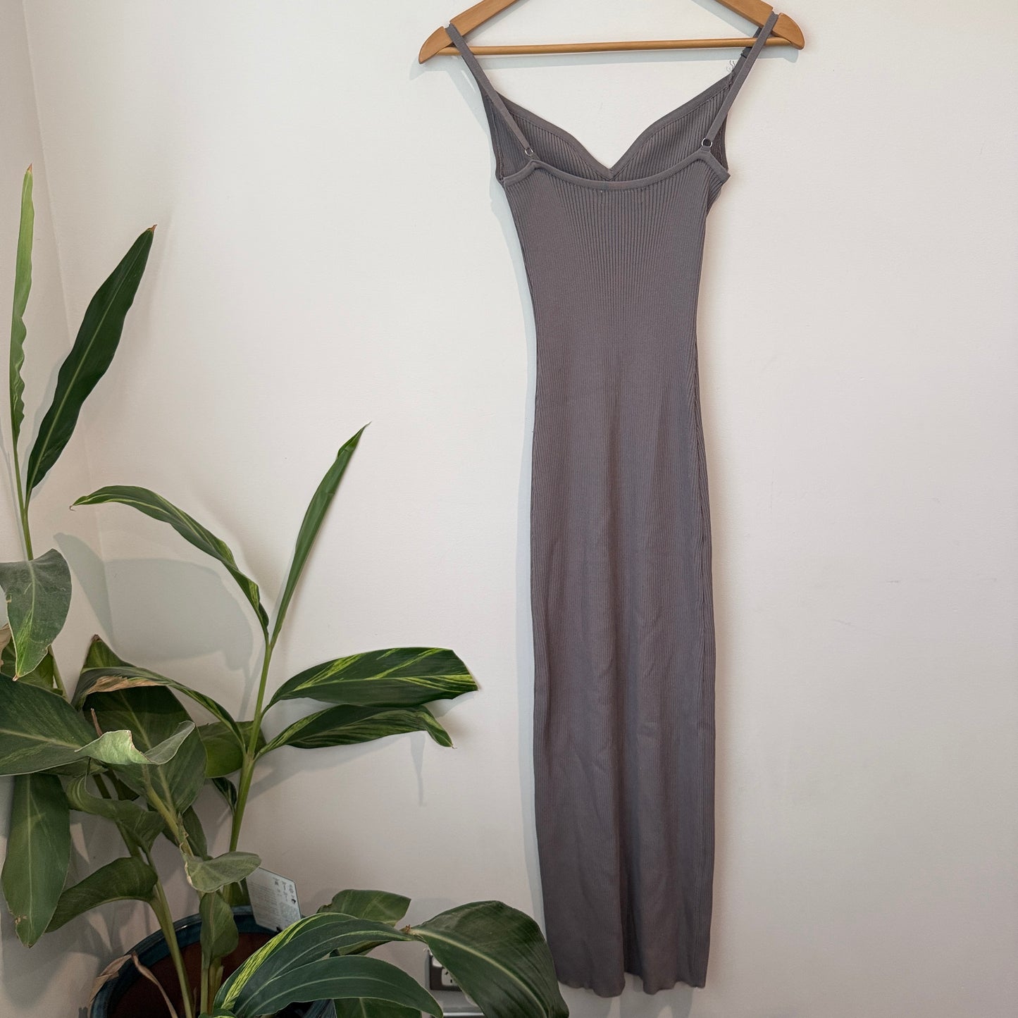 Glassons Ribbed Texture Maxi Dress Size Small — Preloved