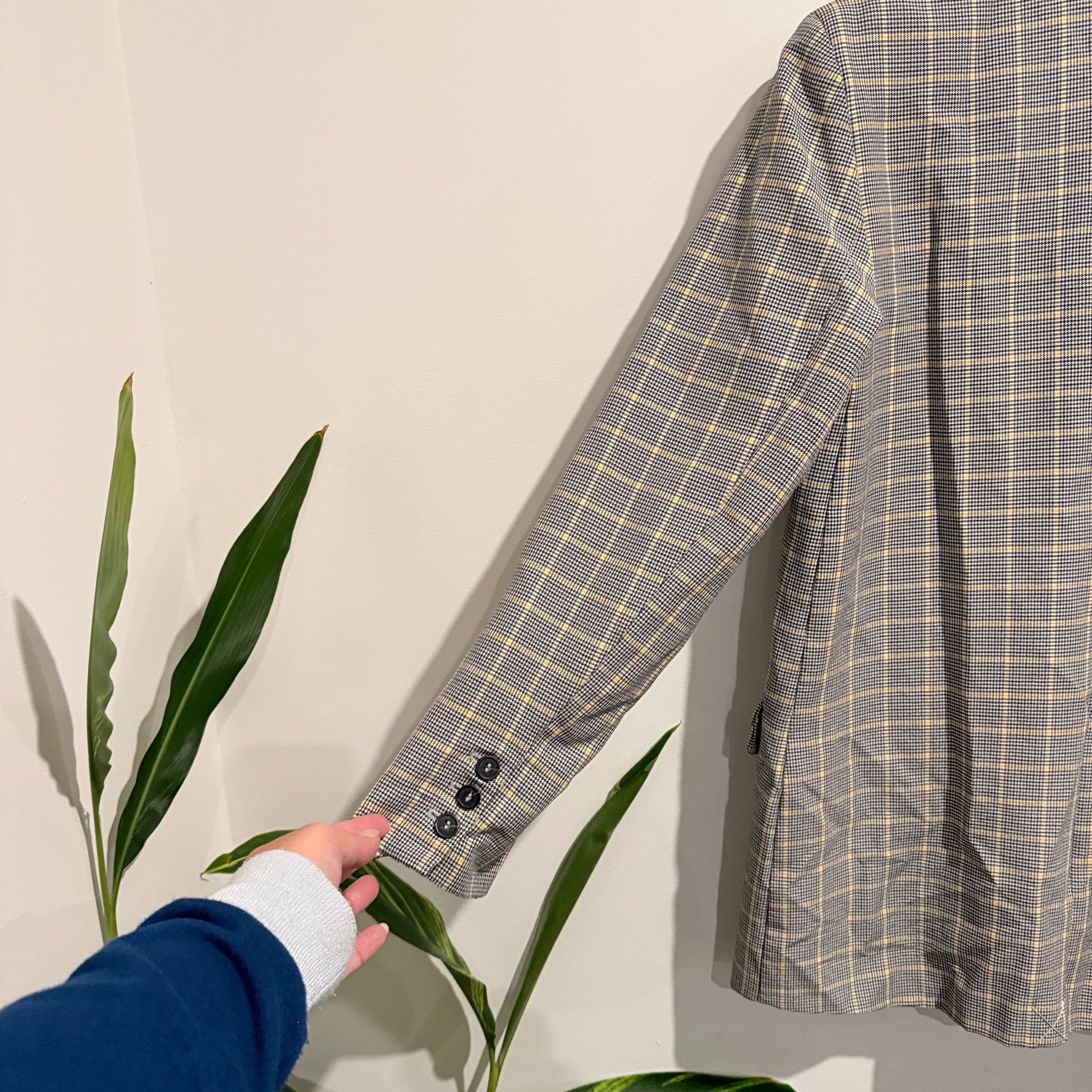 Brand Unknown Gray And Beige Plaid Blazer Jacket Size 12/22 | U/Arm to U/Arm 46cm