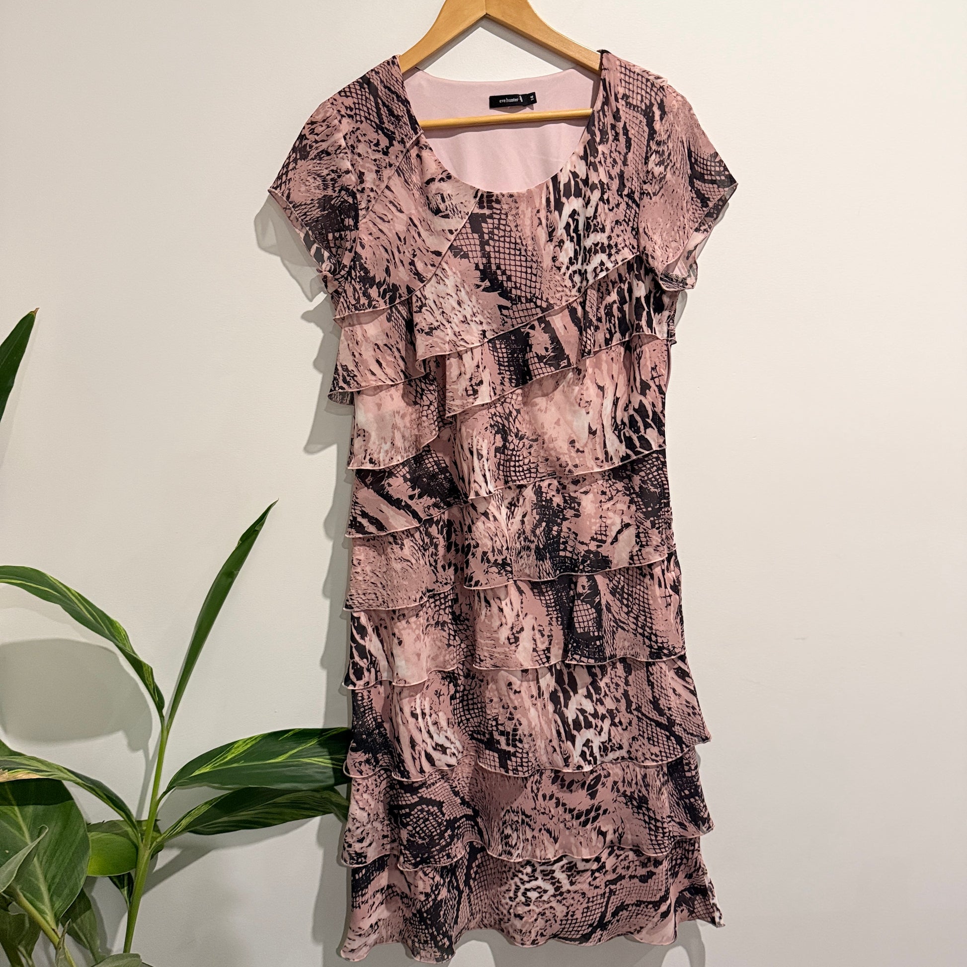 Eve Hunter Tiered Floaty Dress Size 14L