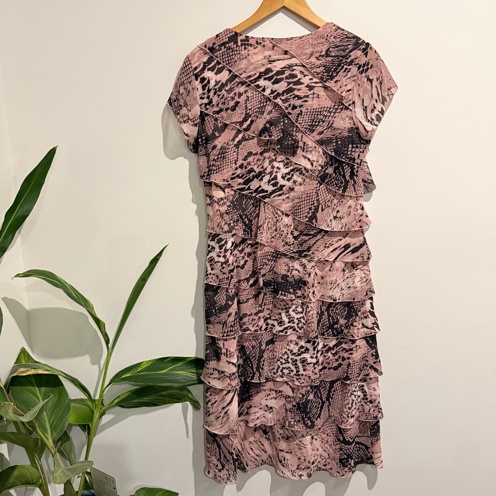 Eve Hunter Tiered Floaty Dress Size 14L