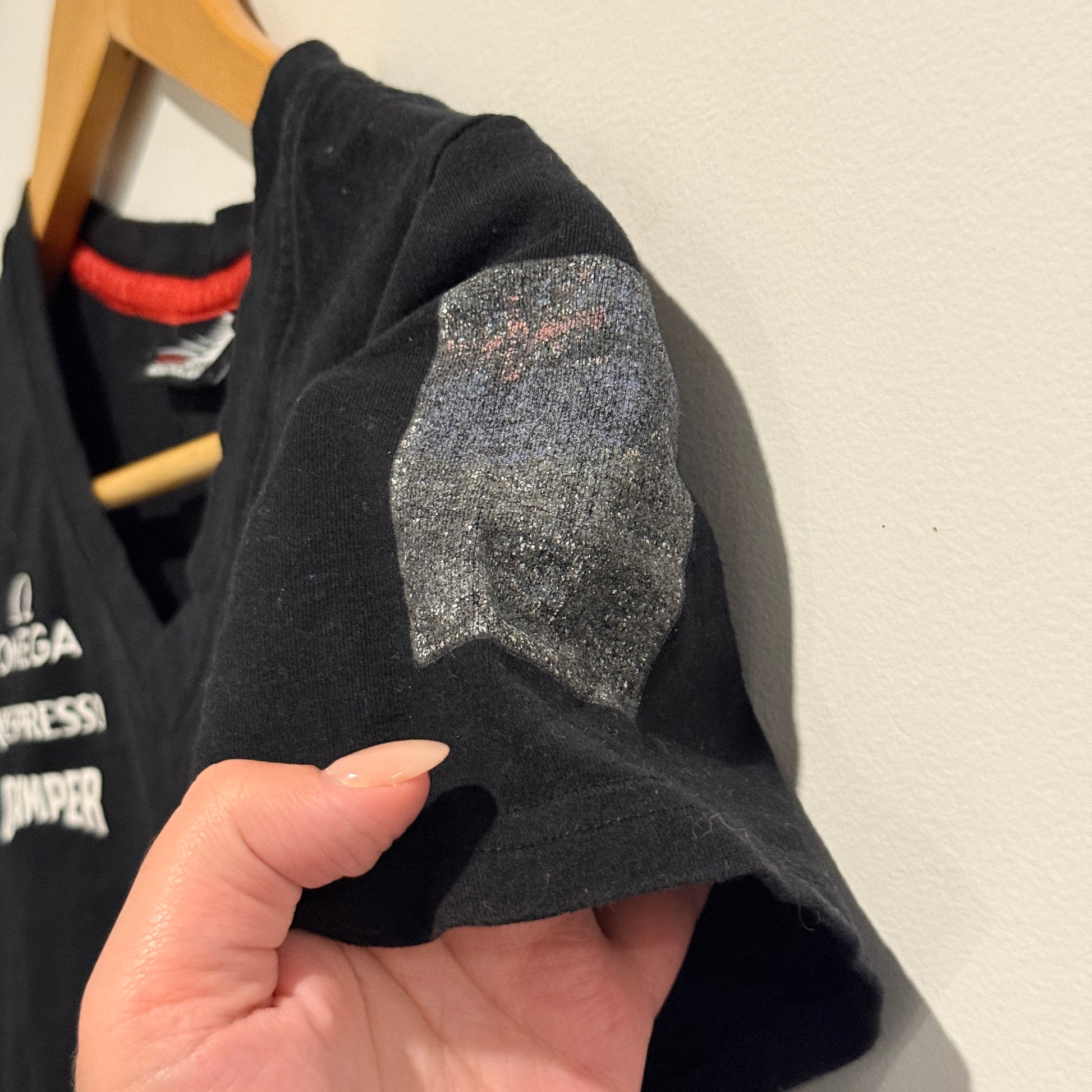 Emirates Team New Zealand Black V-neck T-shirt Size XS