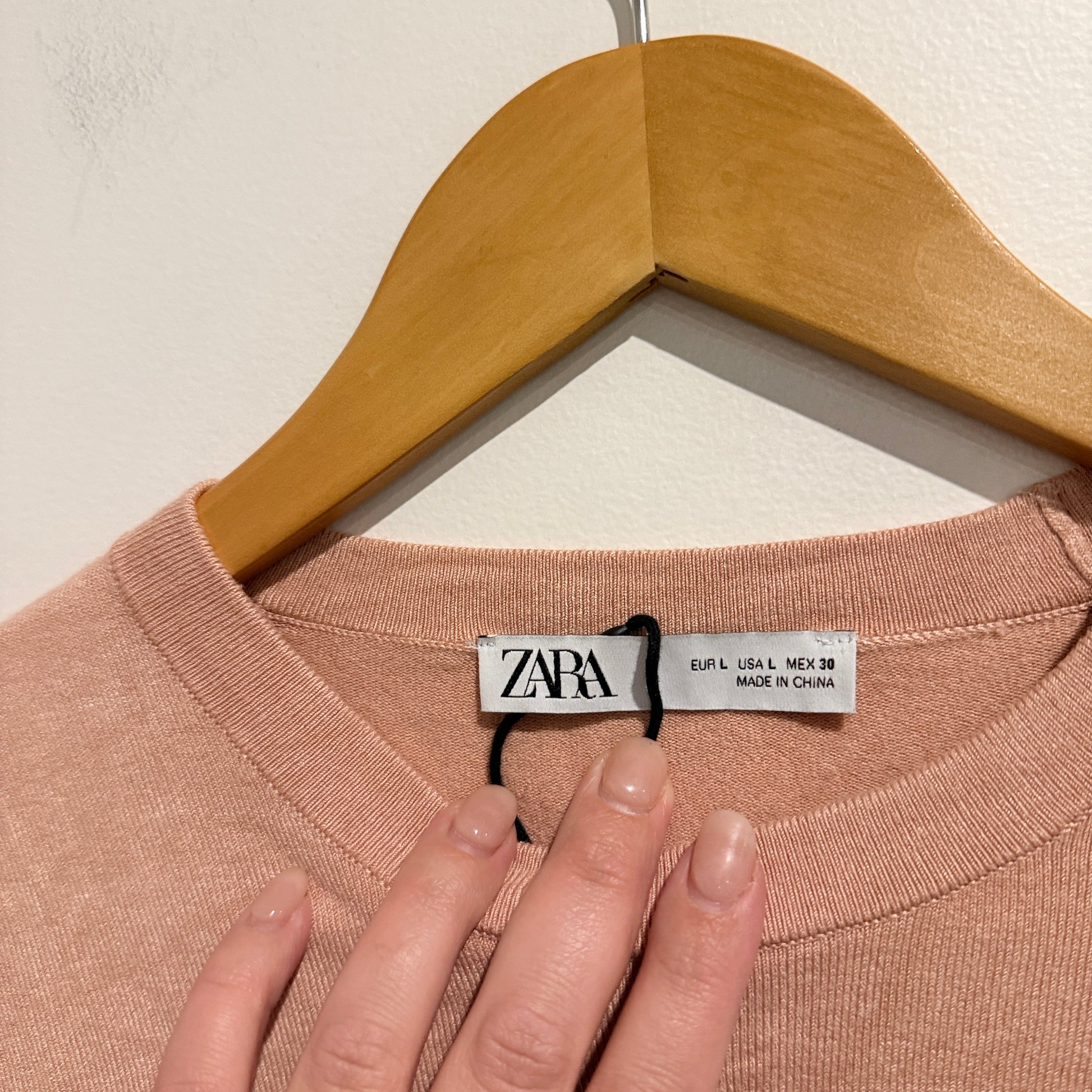Zara Lightweight Knit Crewneck Sweater. Size L