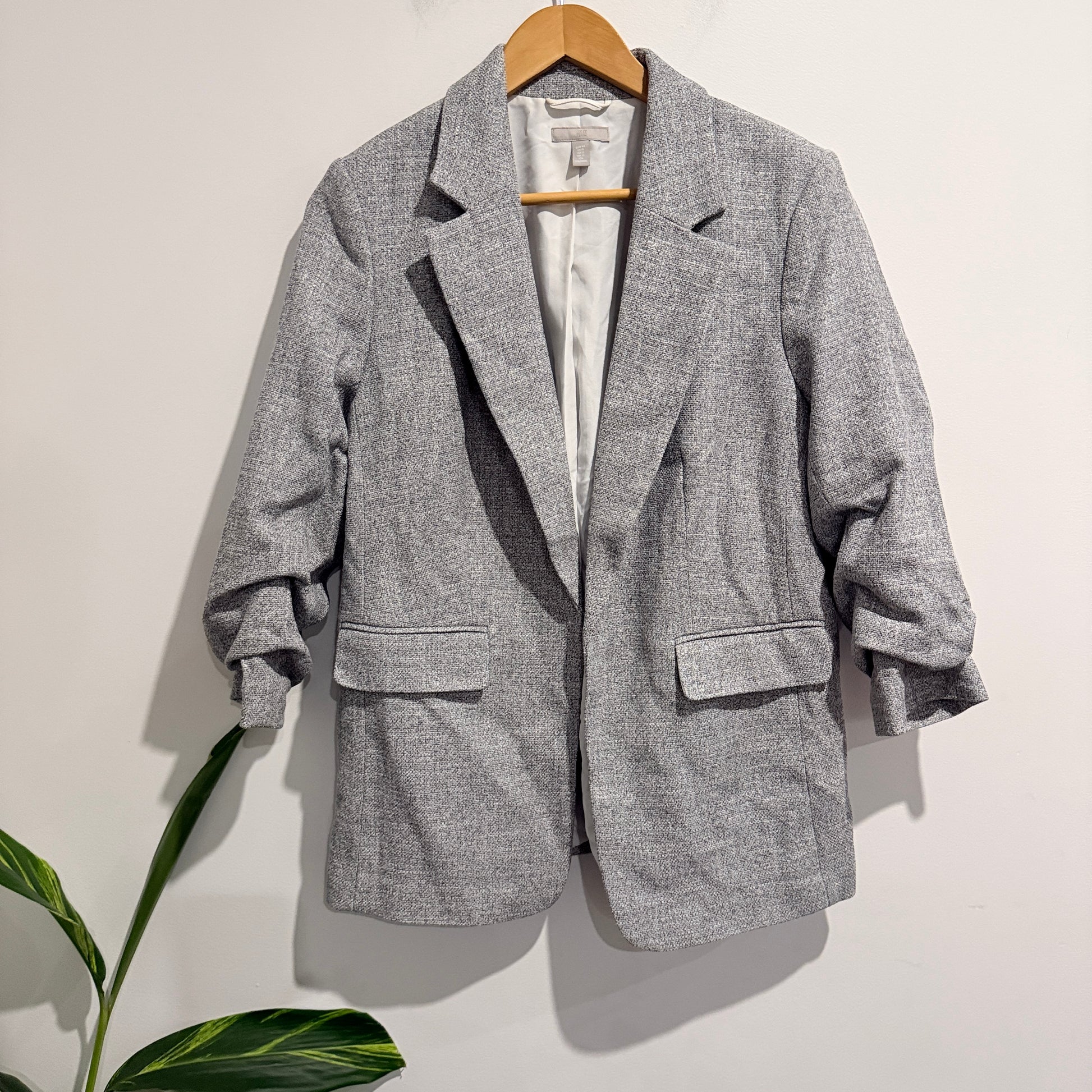 H & M 3/4 Sleeves Fitted Blazer Size 44