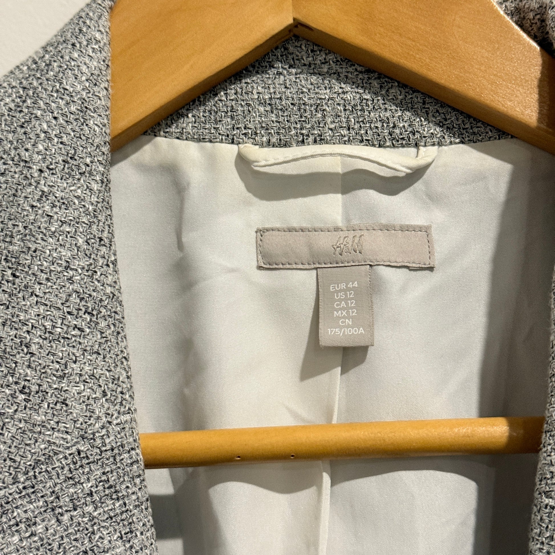 H & M 3/4 Sleeves Fitted Blazer Size 44