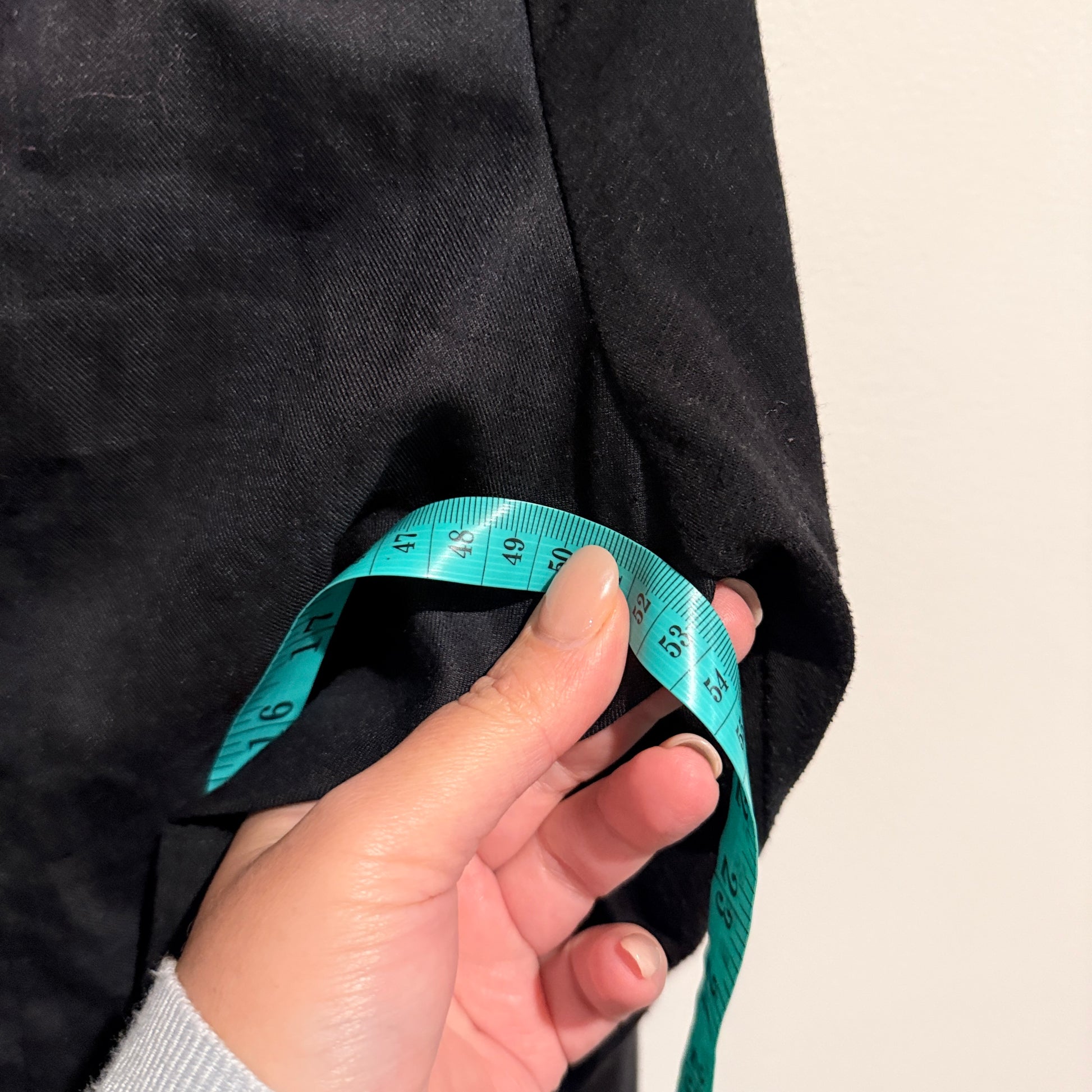 Brand Unknown Black Textured Jacket With Long Straps Size U/Arm to U/Arm 53cm