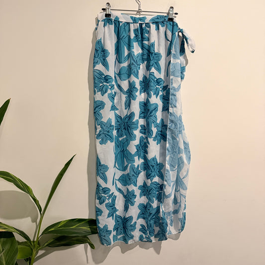 Brand Unknown Blue And White Floral Print Maxi Skirt
