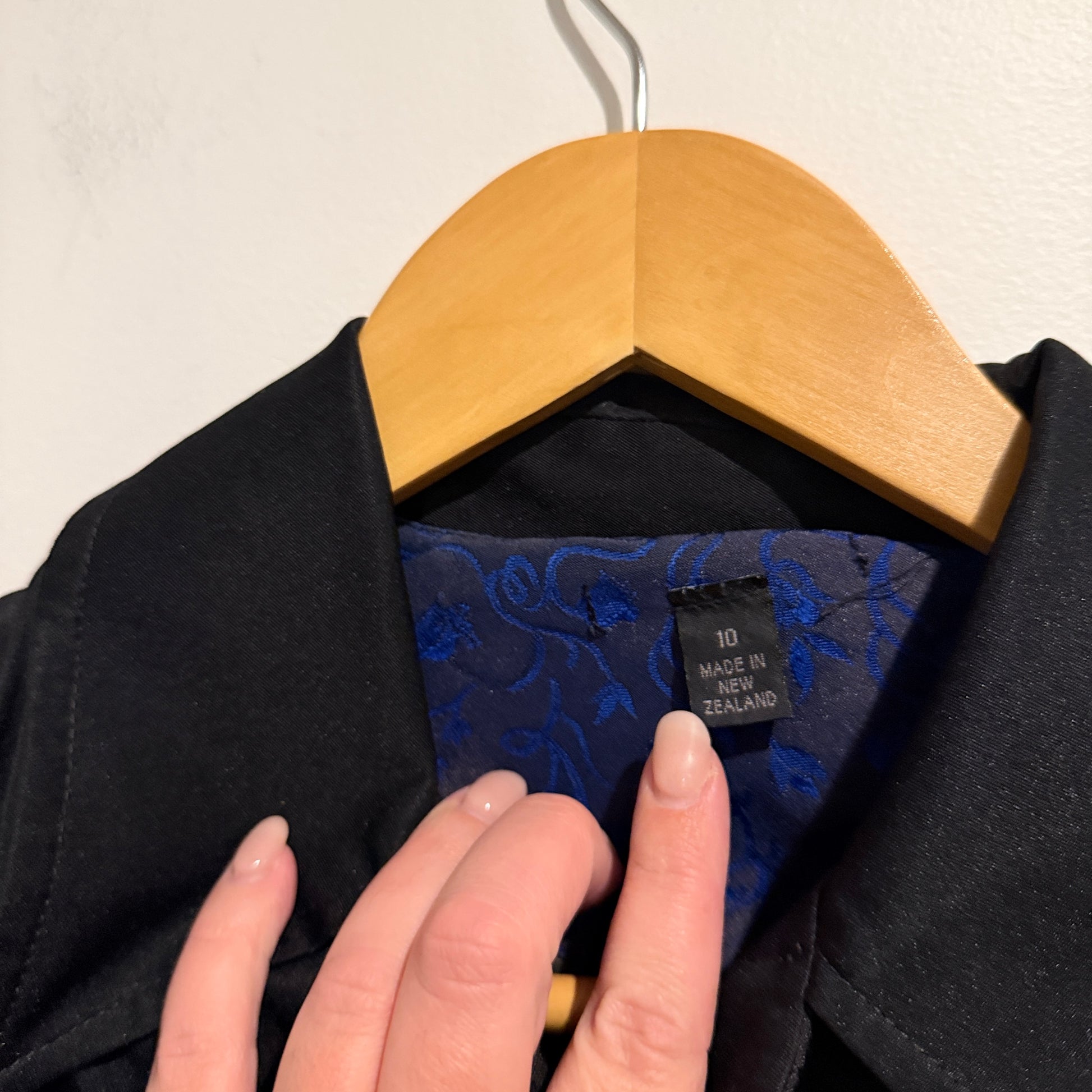 Unknown (NZ Made) Black Long-sleeve Blouse Size 10