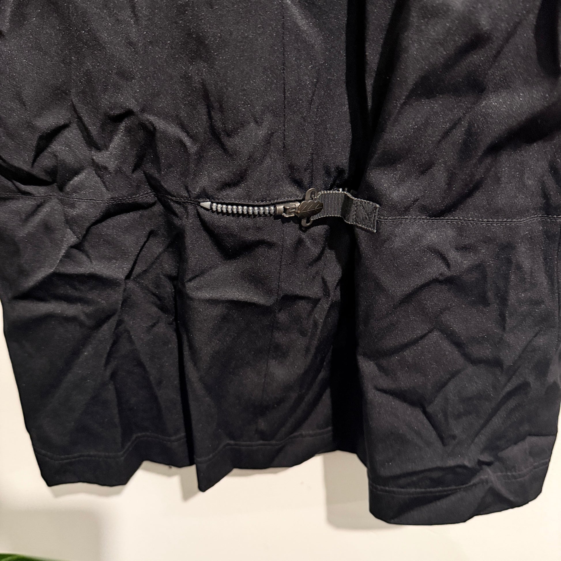 Unknown (NZ Made) Black Long-sleeve Blouse Size 10