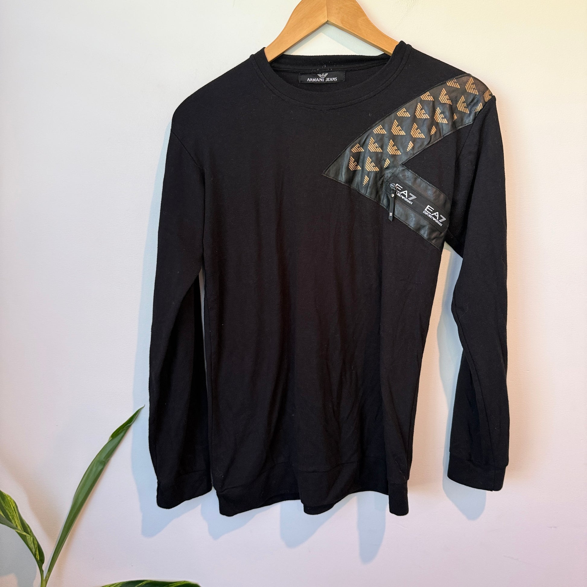 Armani Jeans Black Long-sleeved T-shirt Size U/Arm to U/Arm 47cm