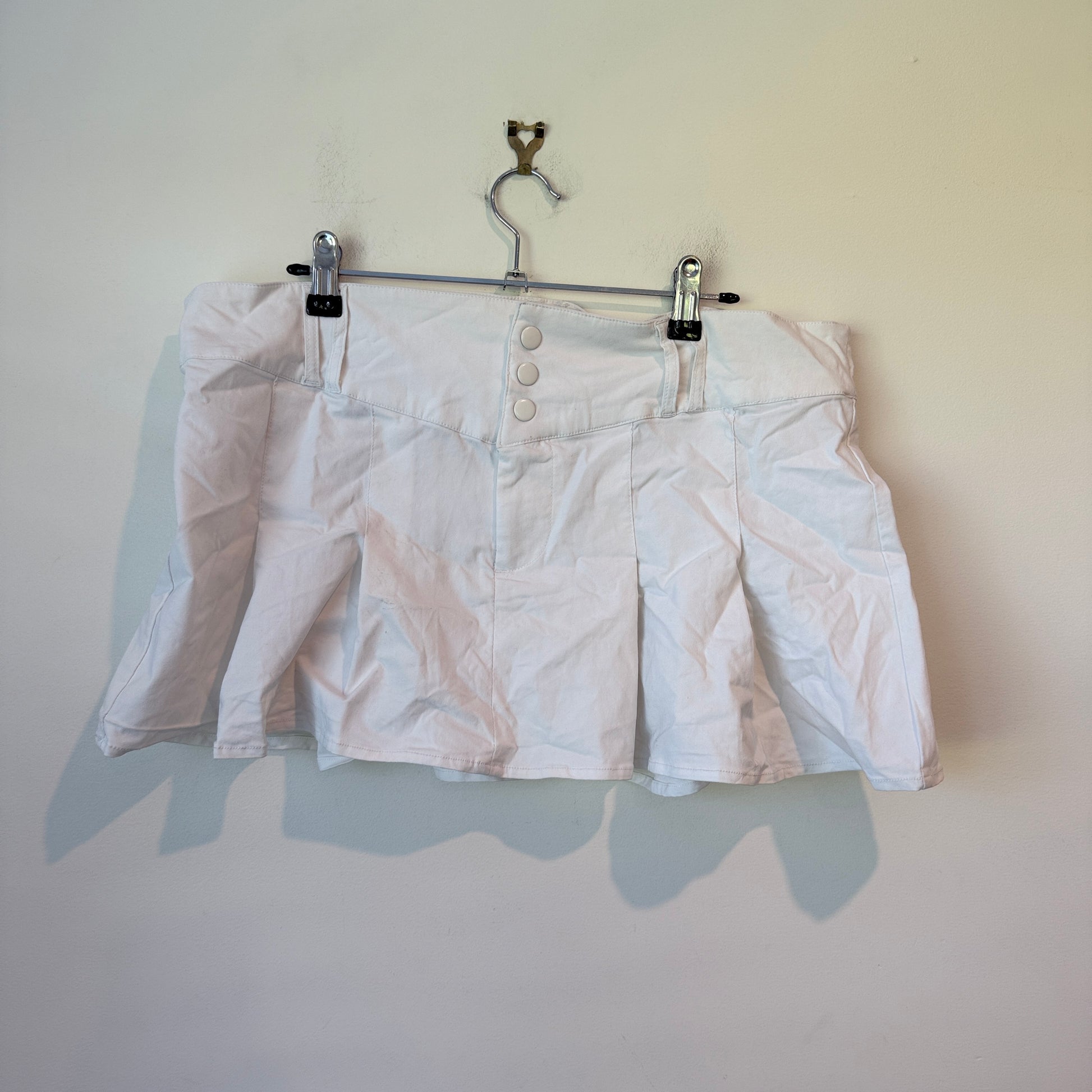 H & M White Pleated Mini Skirt Size L