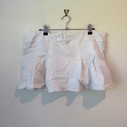 H & M White Pleated Mini Skirt Size L