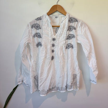 Brand Unknown Embroidered White Kaftan Top. Size U/Arm to U/Arm 50cm