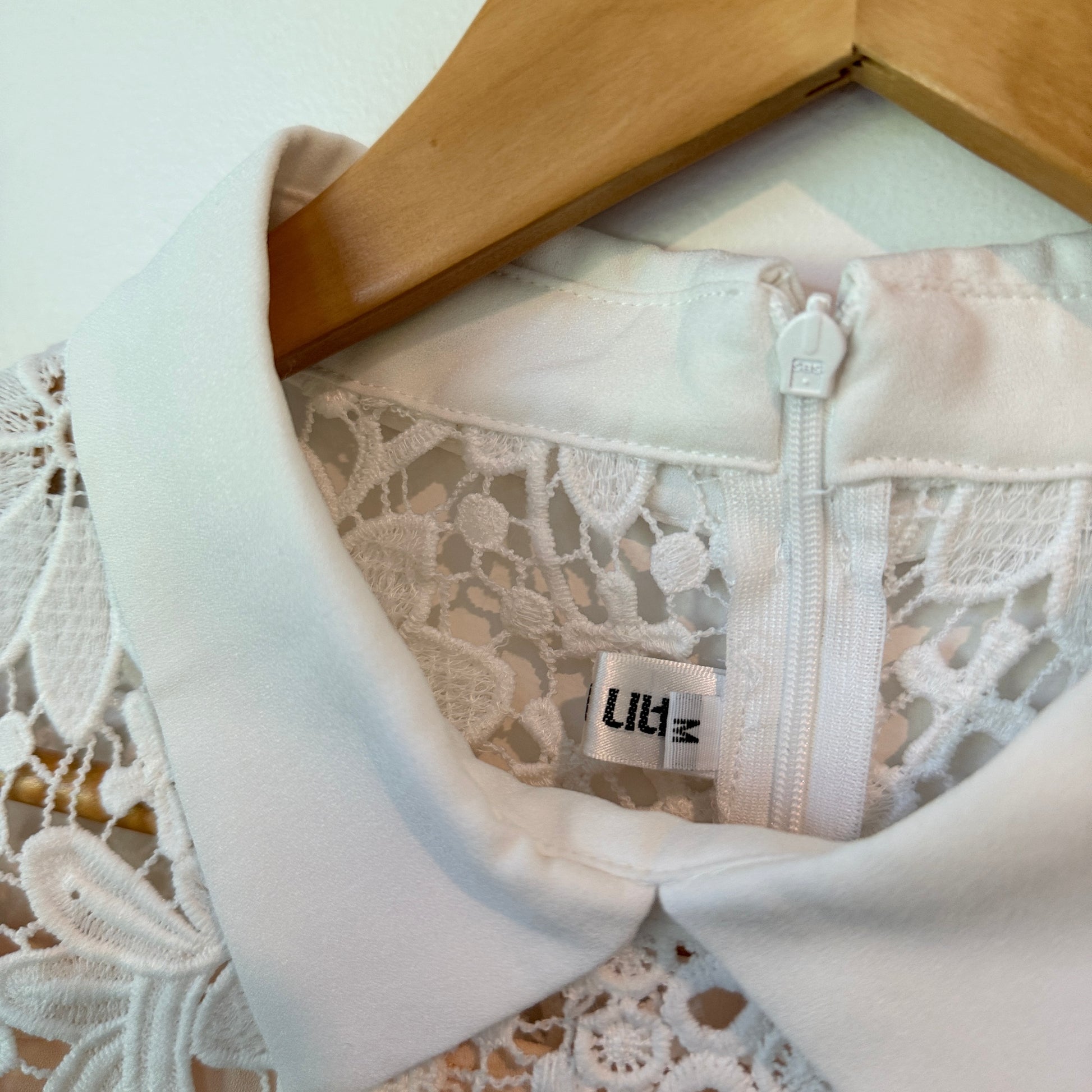 Brand Unknown Ivory Lace Shirt Mini Belted Dress Size M | U/Arm to U/Arm 39cm