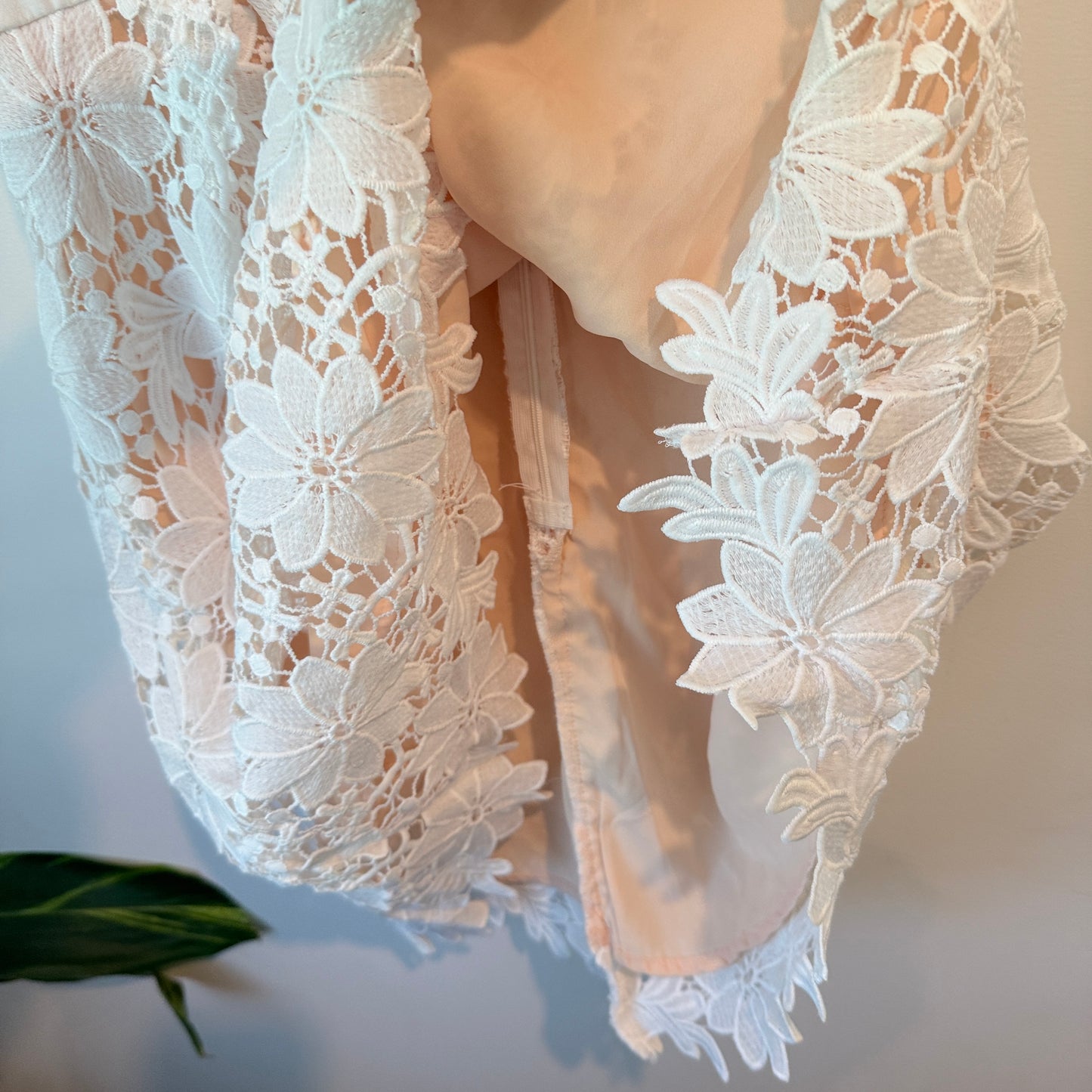 Brand Unknown Ivory Lace Shirt Mini Belted Dress Size M | U/Arm to U/Arm 39cm