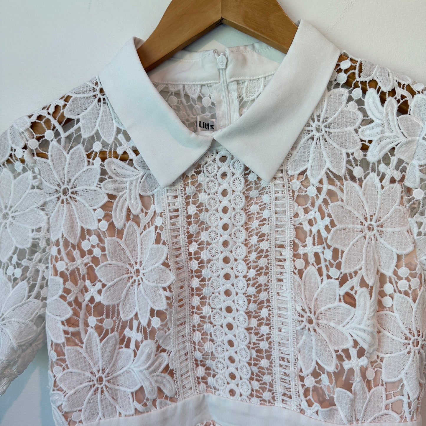 Brand Unknown Ivory Lace Shirt Mini Belted Dress Size M | U/Arm to U/Arm 39cm