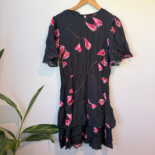 Yas Black Floral Print Short-sleeved Mini Dress. Size L