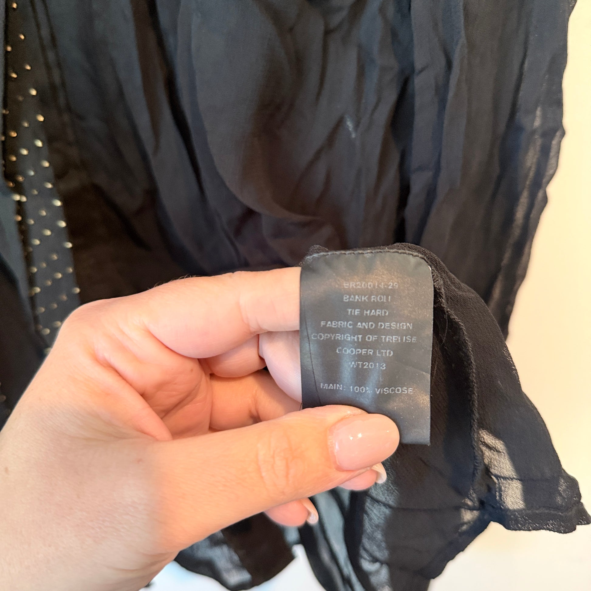 Brand Unknown Black Long-sleeved Sheer Top Size U/Arm to U/Arm 60cm