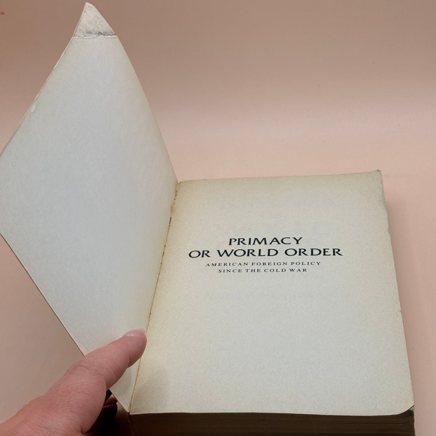 Primacy or World Order by Stanley Hoffmann