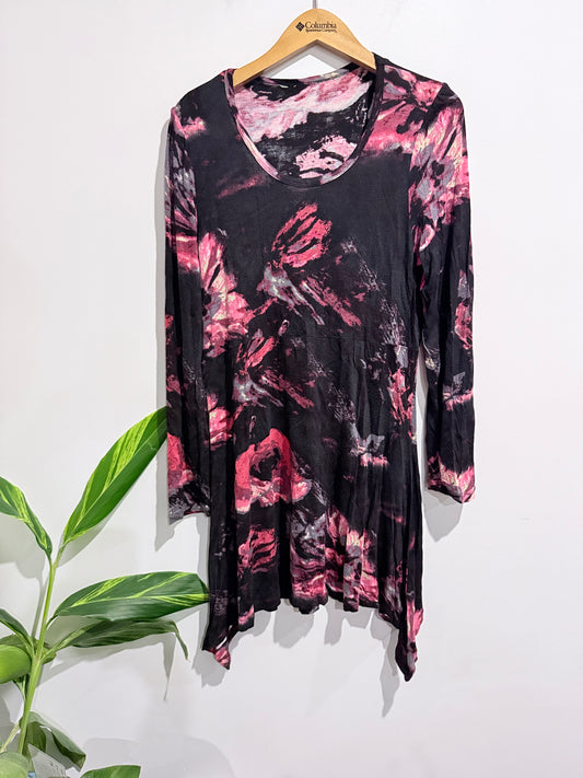 Brand Unknown Black And Pink Hanky Hem Tunic Top Size U/Arm to U/Arm 43cm