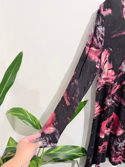 Brand Unknown Black And Pink Hanky Hem Tunic Top Size U/Arm to U/Arm 43cm