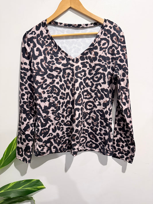 Brand Unknown Long Sleeve Leopard Print Top Size U/Arm to U/Arm 46cm