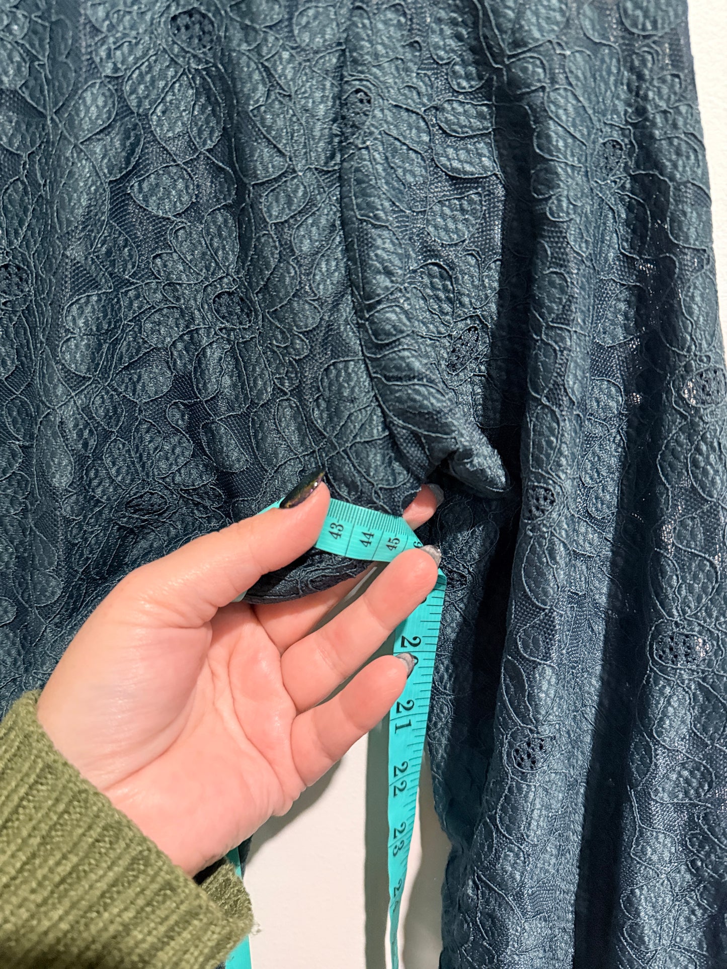 IAX Teal Lace Long-sleeve Shirt Size U/Arm to U/Arm 45