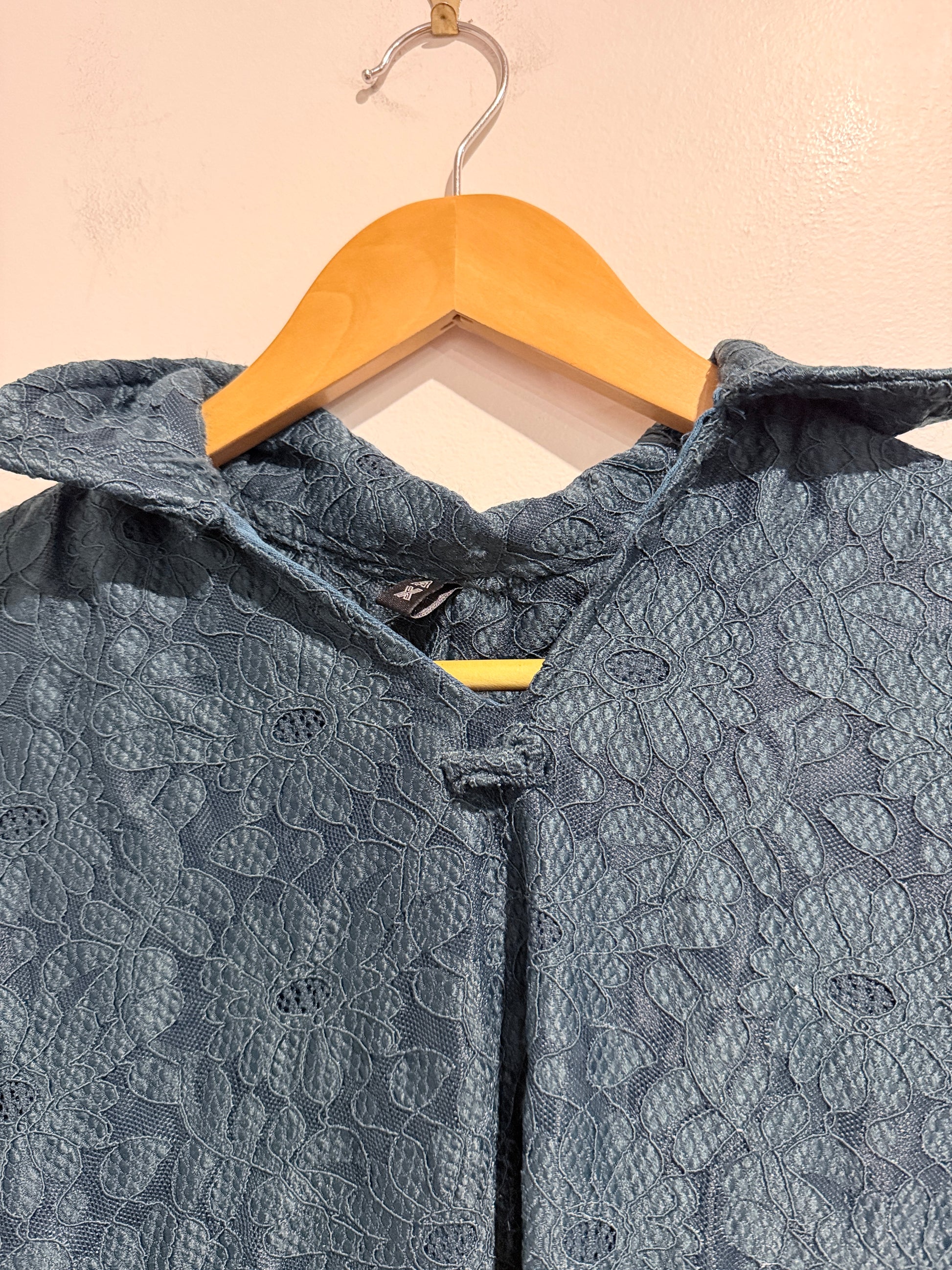 IAX Teal Lace Long-sleeve Shirt Size U/Arm to U/Arm 45