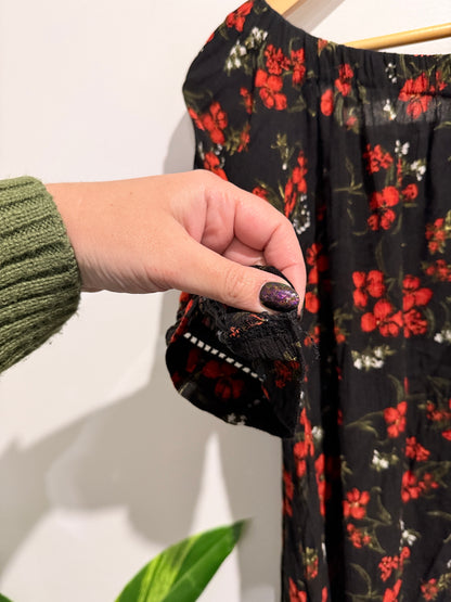 Brand Unknown Brand Black And Red Floral Print Mini Dress Size U/Arm to U/arm 65cm