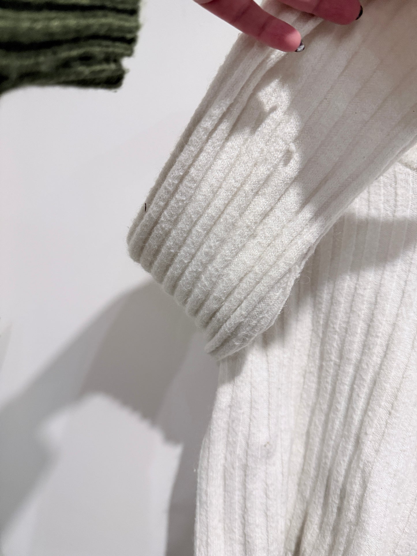 H & M White Rib Crop Turtleneck Sweater Size XL