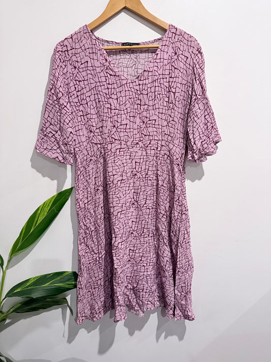 Nifty Soul Pink Uneven Lines Midi Dress. Size 12