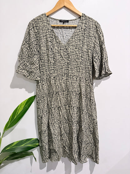 Nifty Soul Fervente Printed Short Sleeve Midi Dress. Size 12