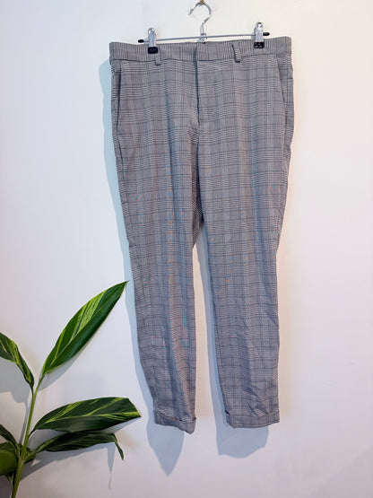 H & M Black And White Checkered Trousers Size 32